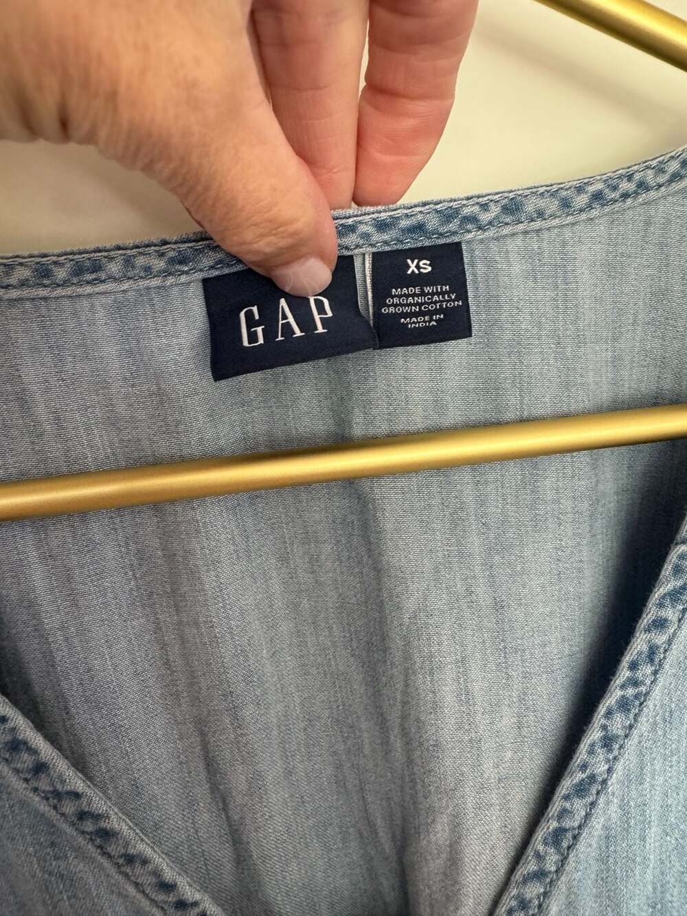 GAP - Picture 3 of 5